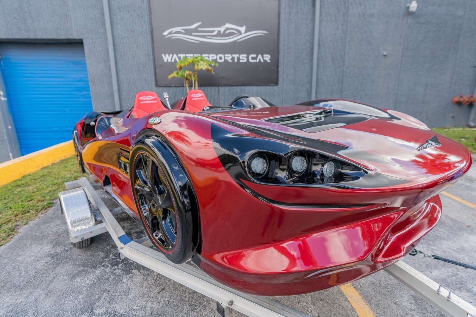 You are currently viewing Why the Sports Car Boat is the New Must-Have Luxury Toy